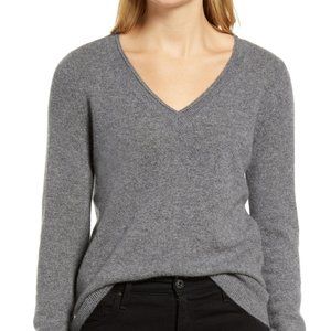 Cashmere Luxury V-Neck Sweater by Halogen 100% Cashmere (M)